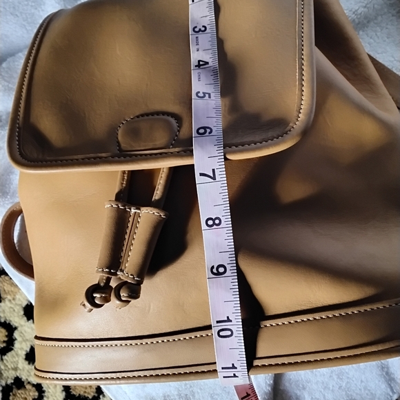 💗🩷 Coach Authentic Womans Backpack - Very Nice Leather in great condition❤️💕 - Picture 6 of 8